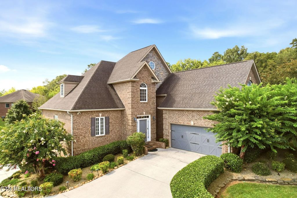 765 Deep Woods Lane, Seymour