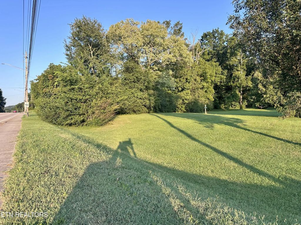 S Charles G Seivers Blvd, Clinton