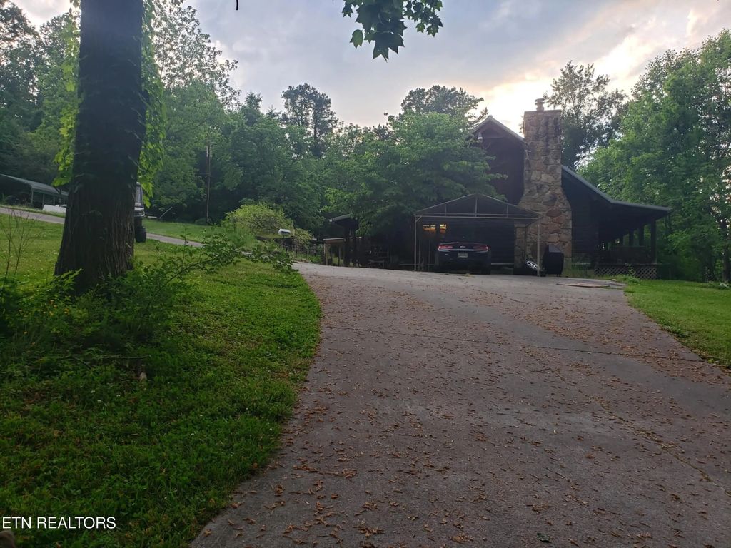 2143 Everett Rd, Knoxville
