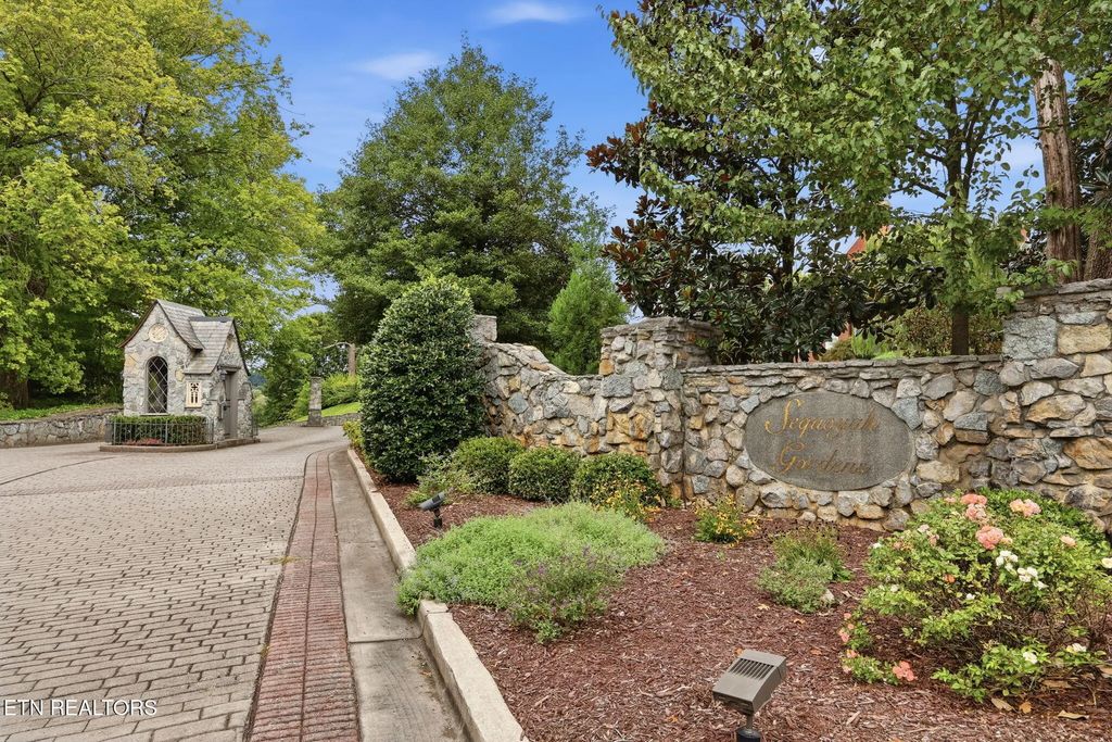 4302 Thistlewood Way, Knoxville