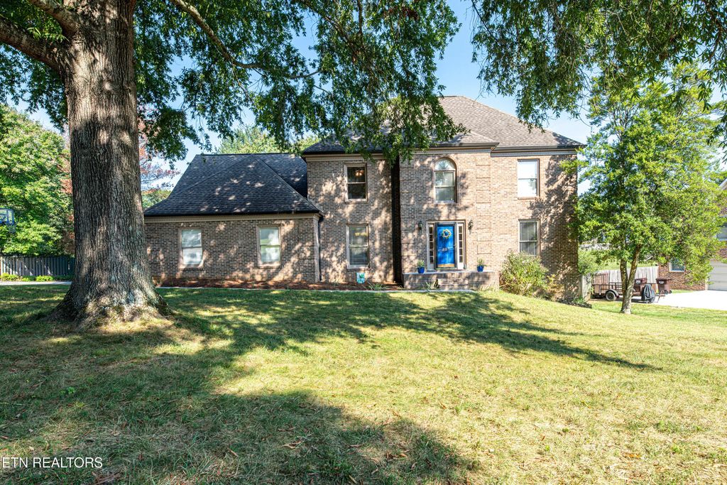 327 Sundown Rd, Knoxville
