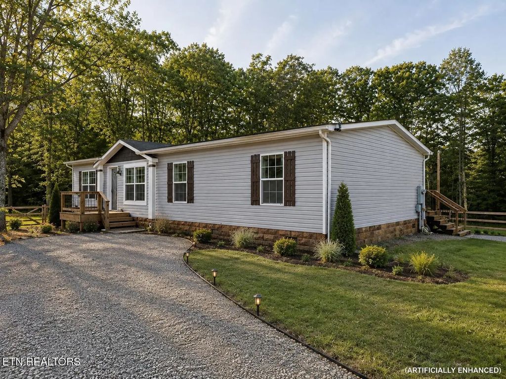 1005 Freda Lane, Friendsville