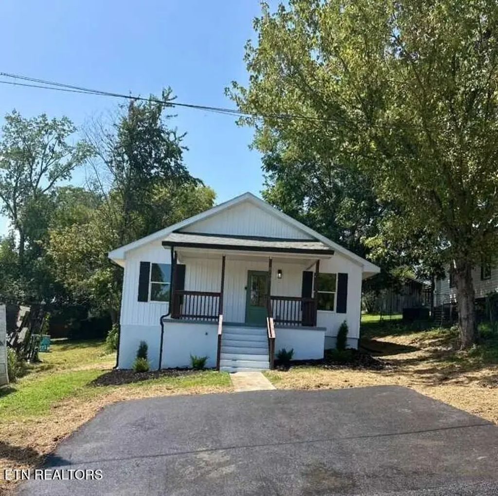 808 N B St, Lenoir City