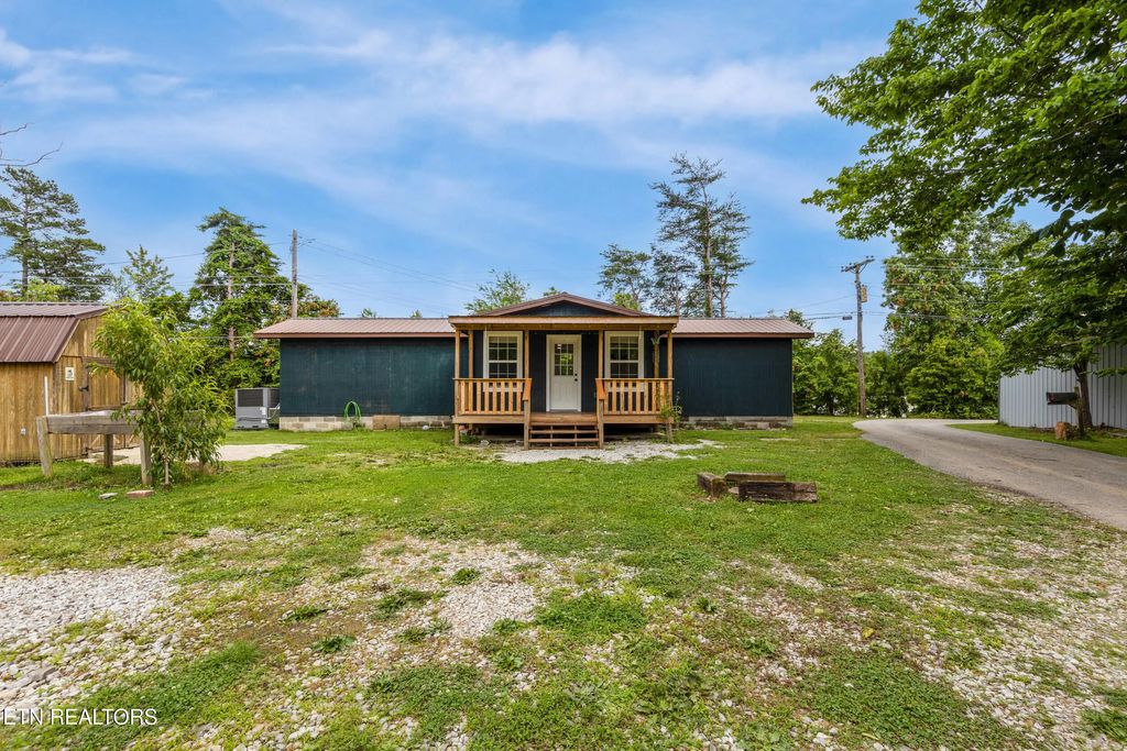 210 Conifer Rd, Winfield