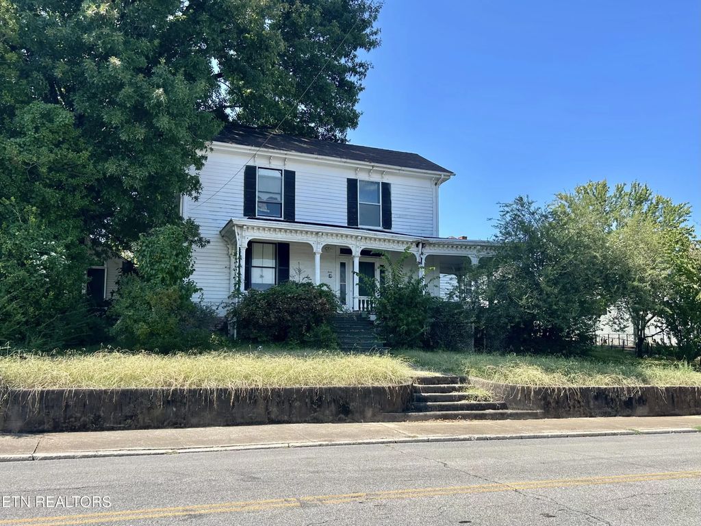 501 N High St, Sweetwater