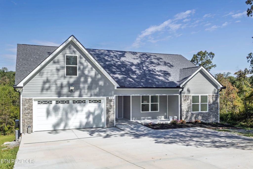 414 Windy Ridge Drive, Dayton