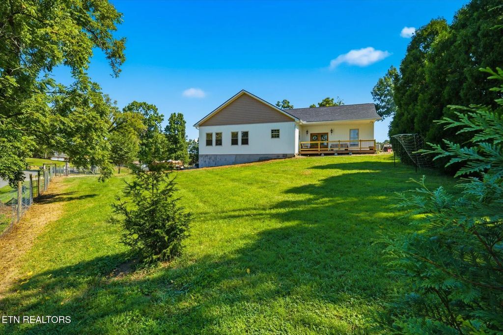 327 Bethel Rd, Clinton