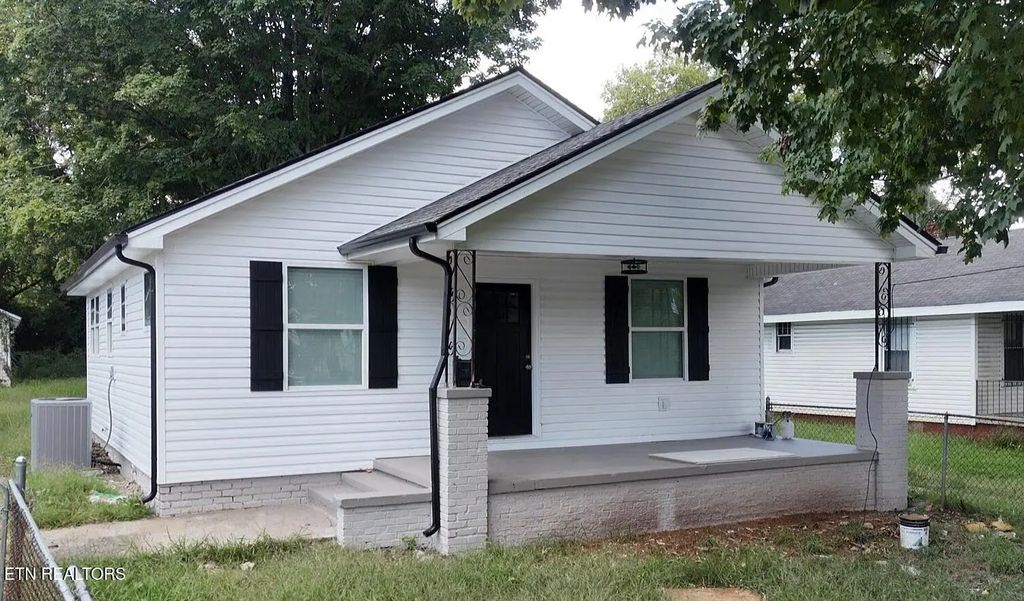 1009 Cedarwood St, Knoxville
