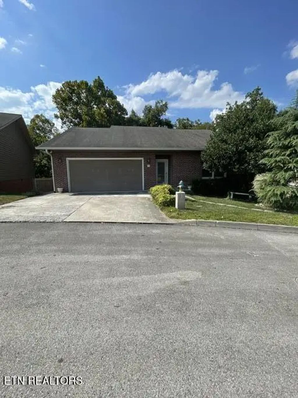 15 Riverview Drive, Oak Ridge