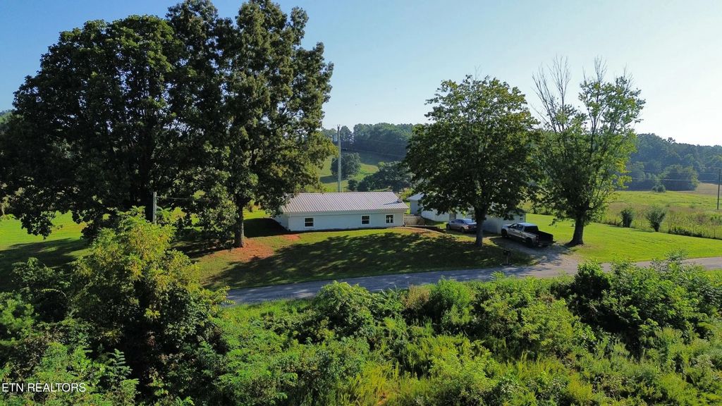 333 Deerfield Rd, Rutledge