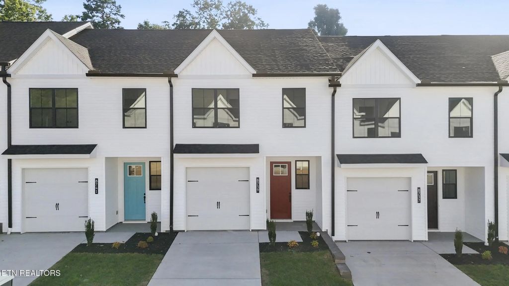 8739 Chapman Trace Way, Knoxville