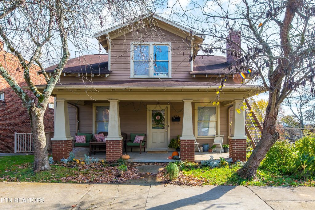 424 E Scott Ave B, Knoxville