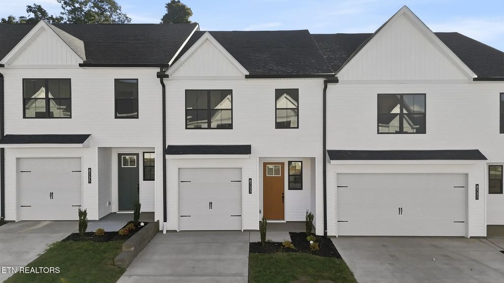 8733 Chapman Trace Way, Knoxville