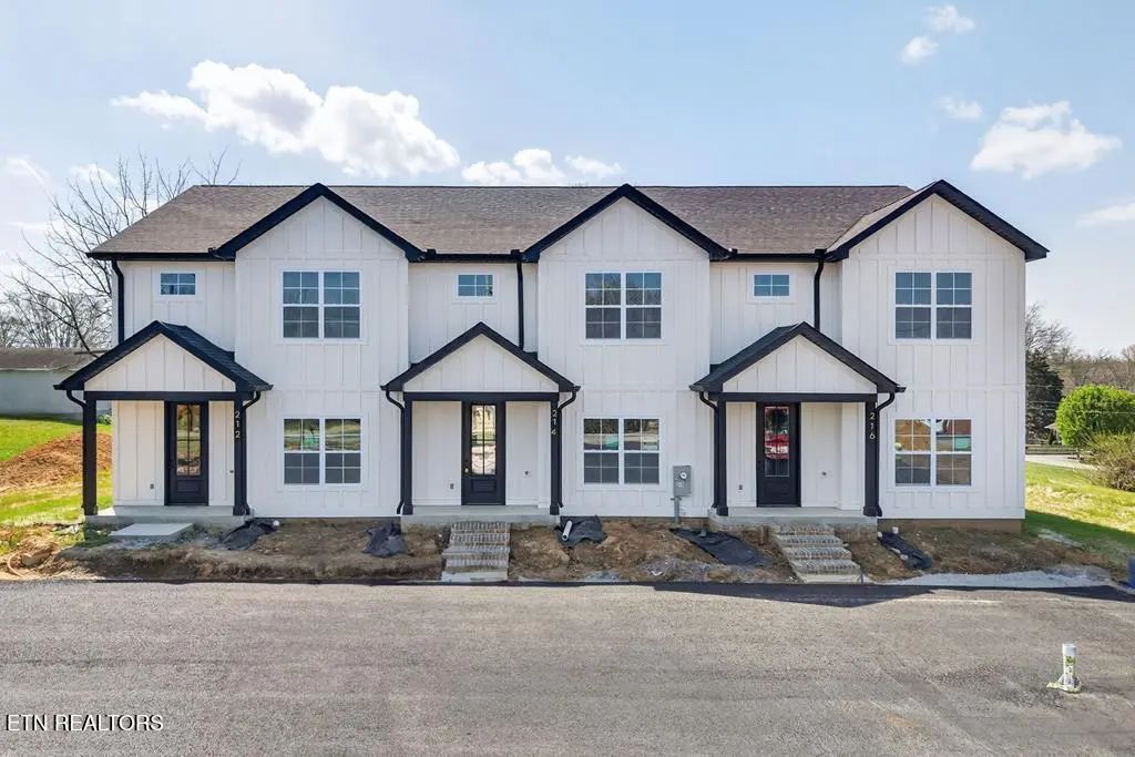 212-216 W Jere Whitson Rd, Cookeville