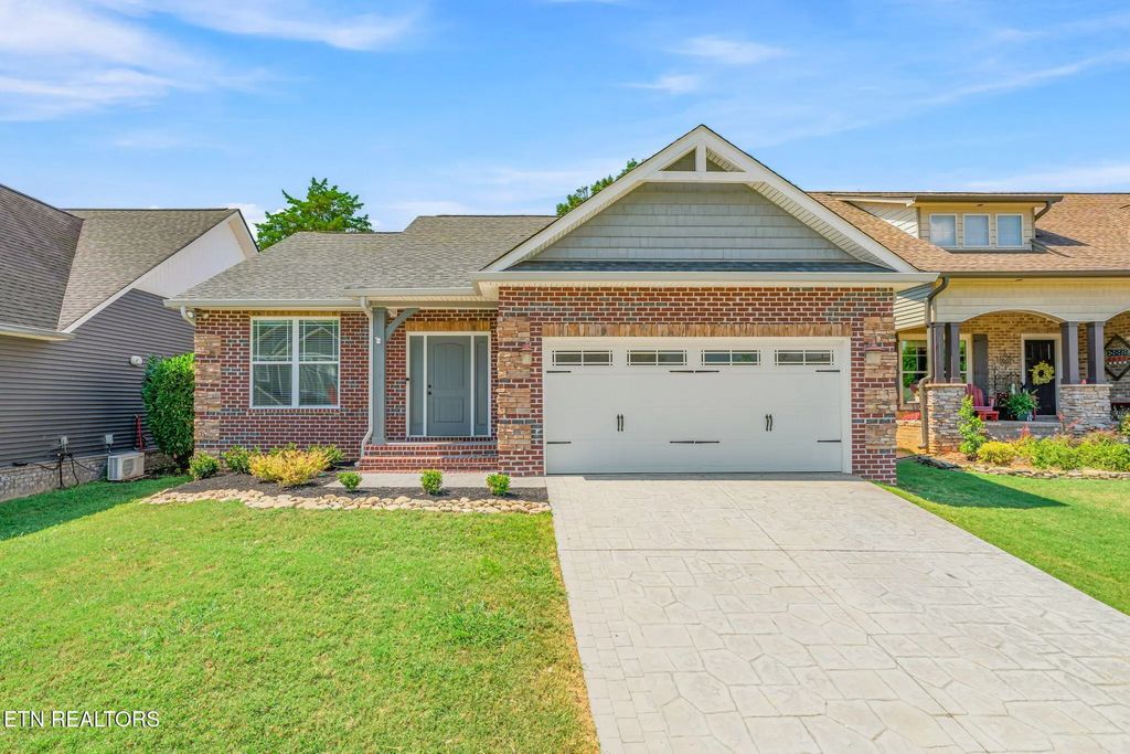 2721 Clay Top Lane, Knoxville