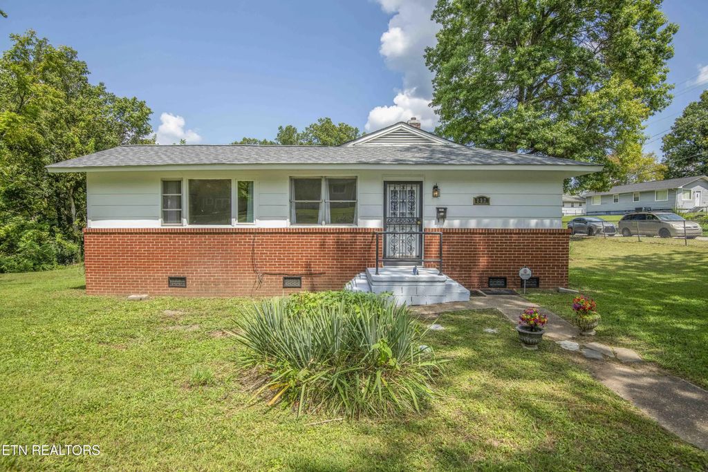 237 S Dillard Ave, Oak Ridge