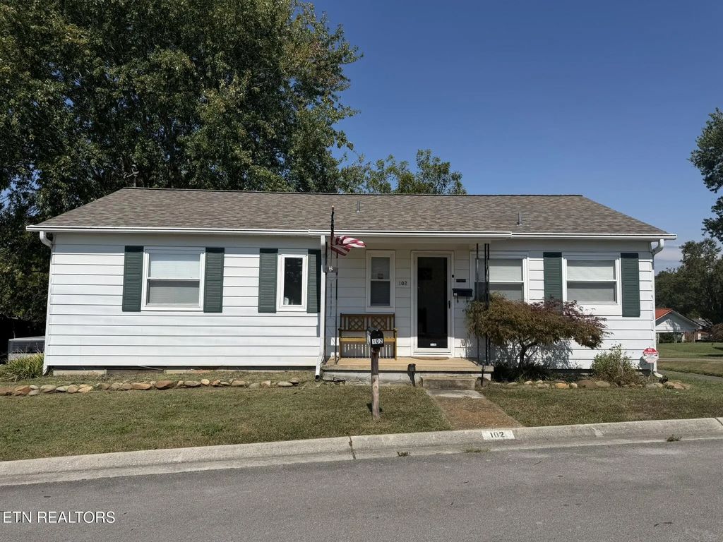 102 Victoria Rd, Oak Ridge
