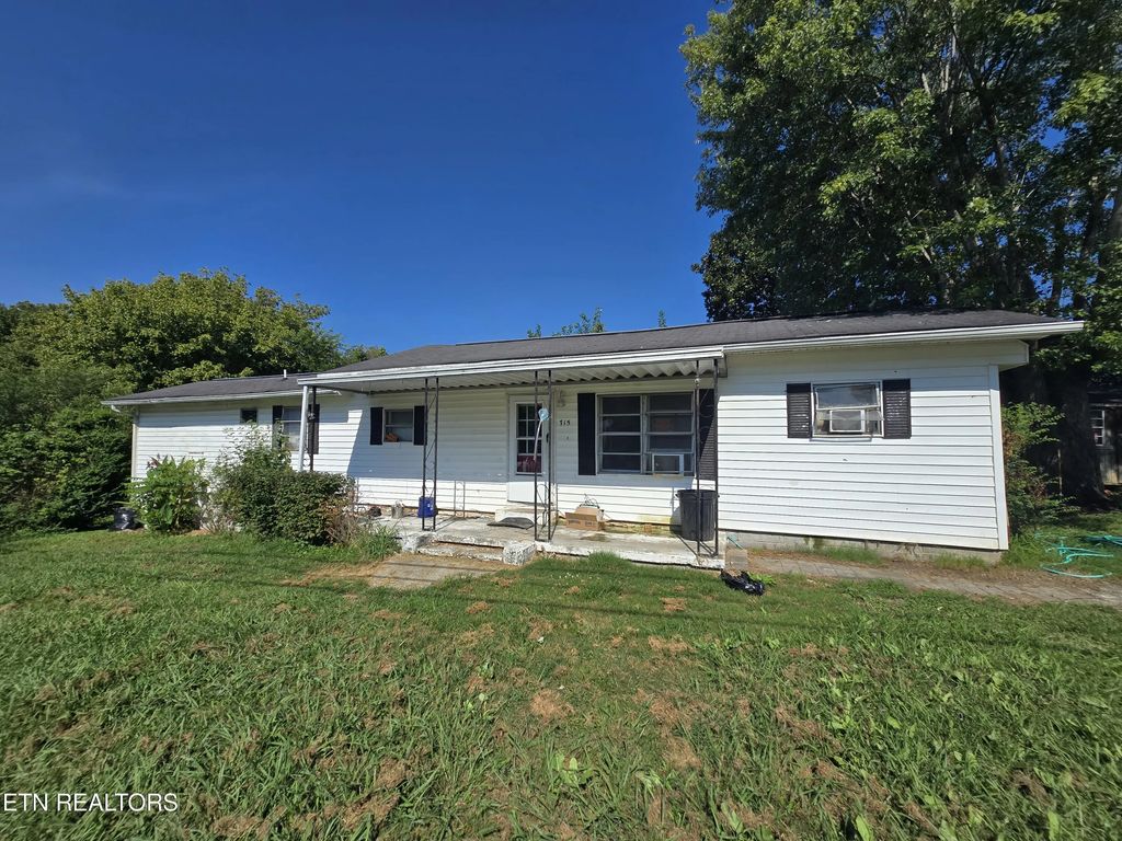 715 E Hemlock St, LaFollette