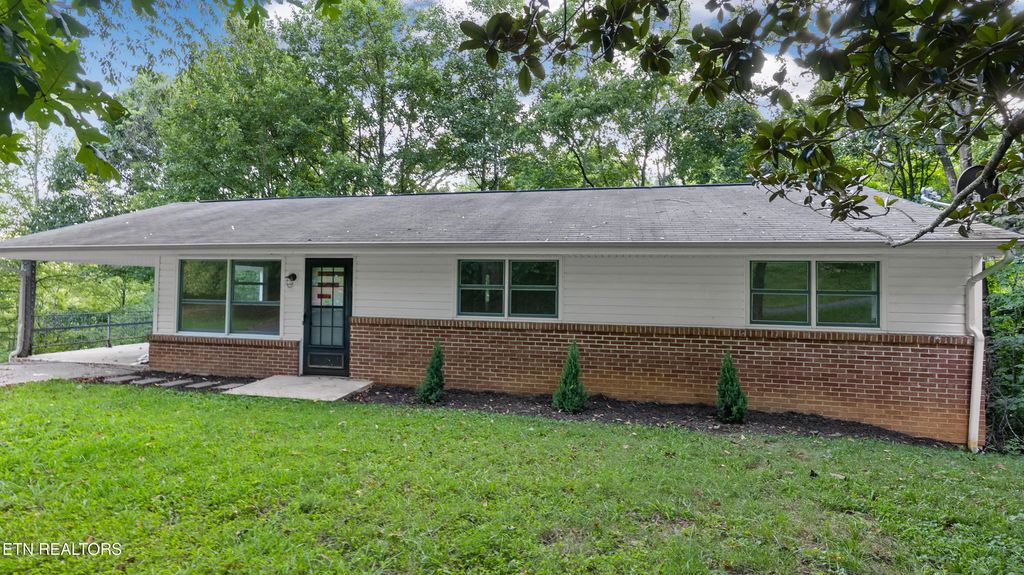 310 Pine St, Mount Carmel