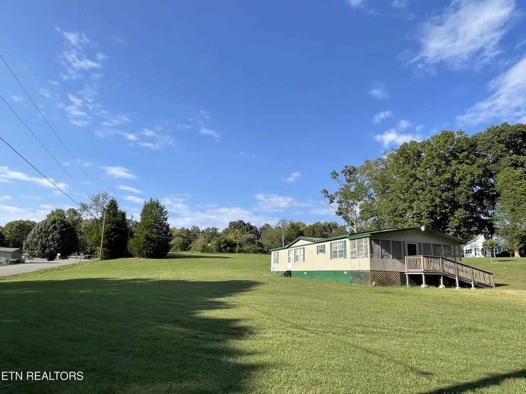 569 Corinth Church Rd, Loudon