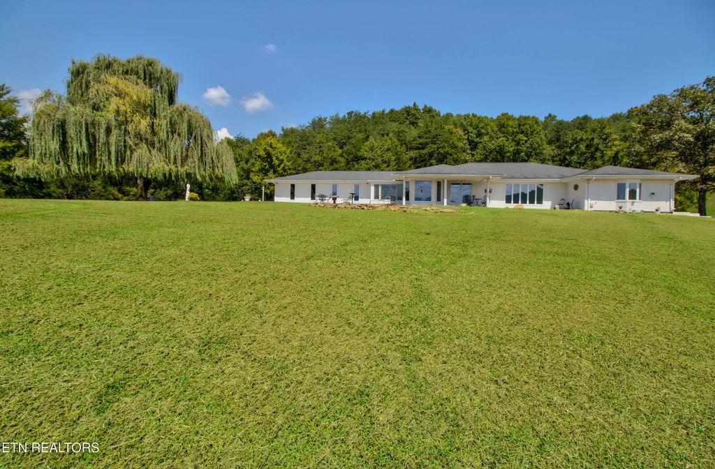 110 Rankin Hill Rd, Newport