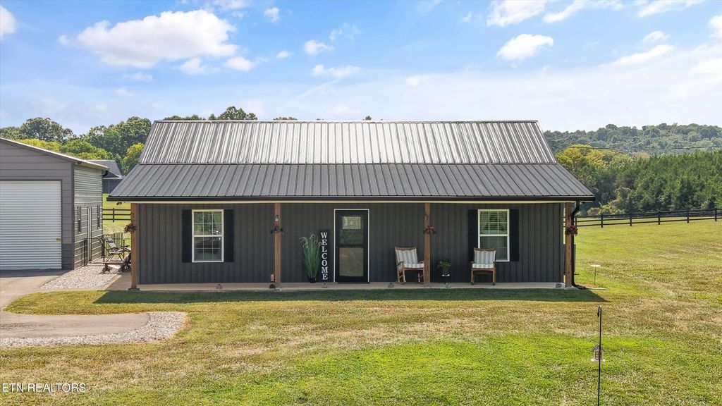 1131 Fate Rankin Rd, Jefferson City