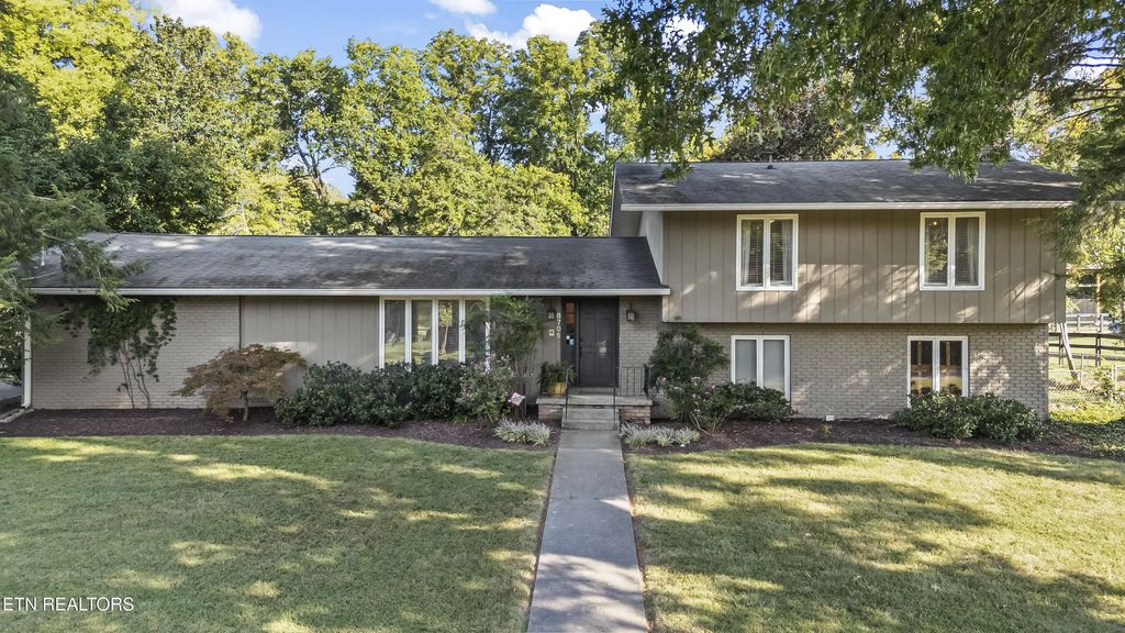 8705 Wimbledon Drive, Knoxville