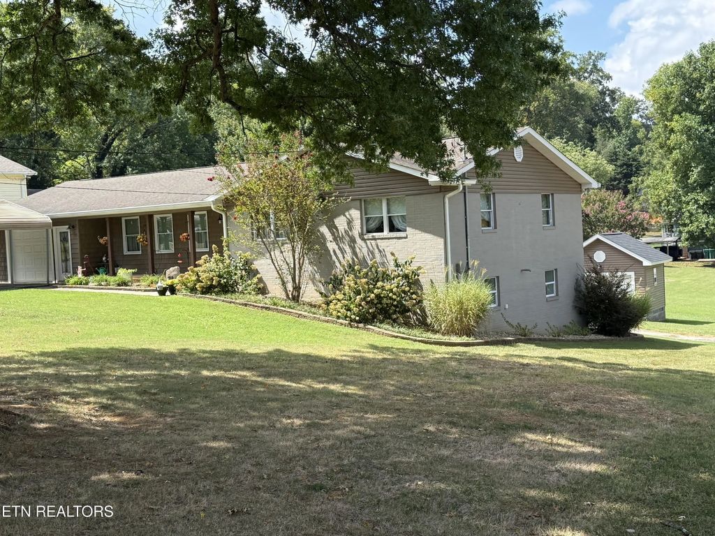627 Greenwood Drive, Maryville