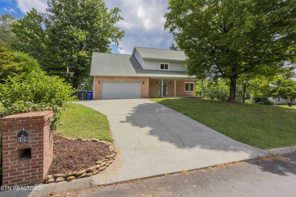 109 W Melbourne Rd, Oak Ridge