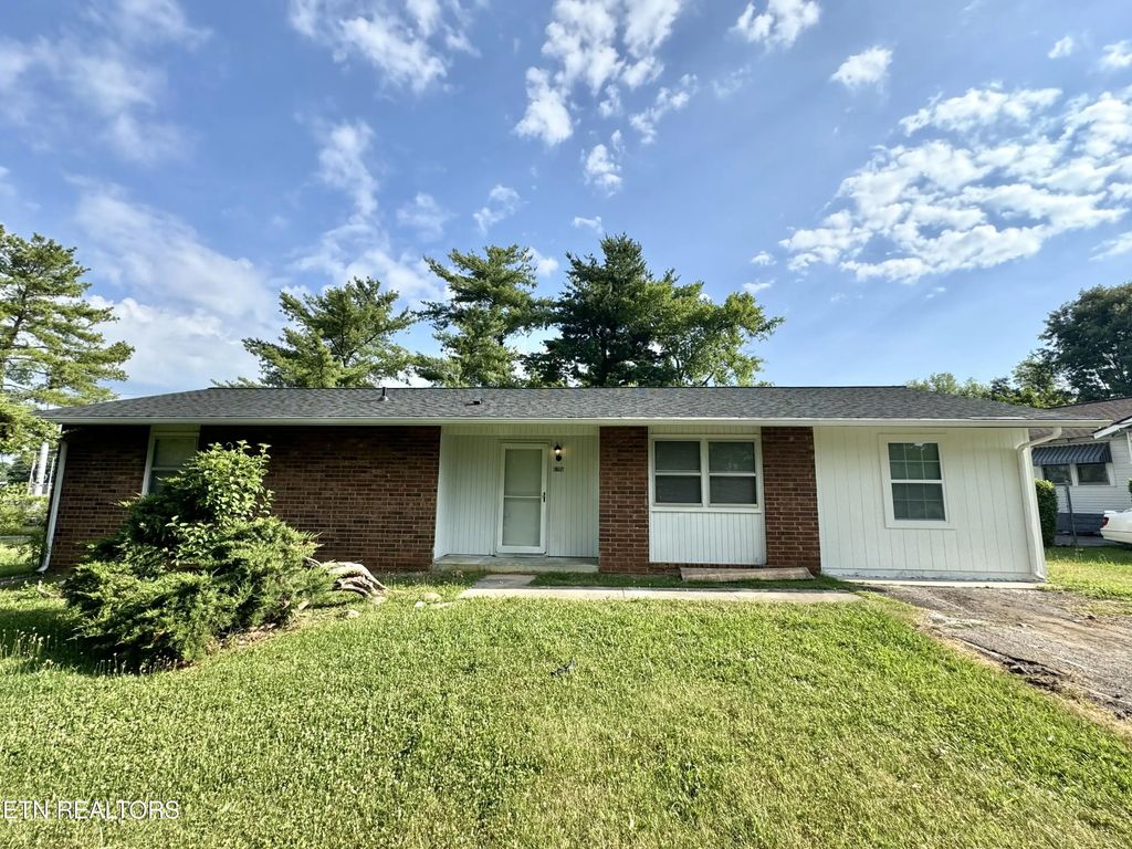 1617 Henrietta Ave Ave, Knoxville