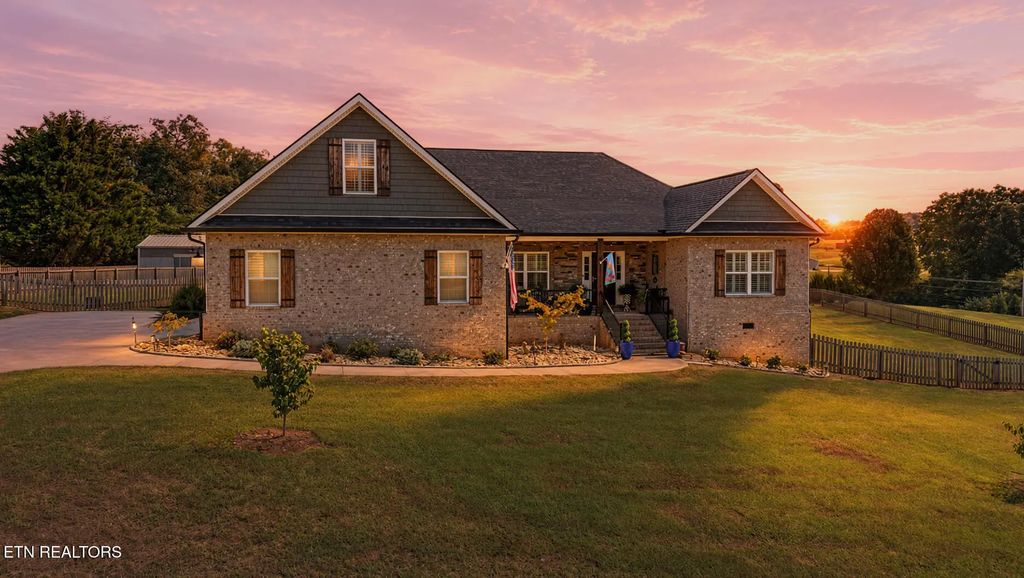 5004 Candlewood Court, Maryville