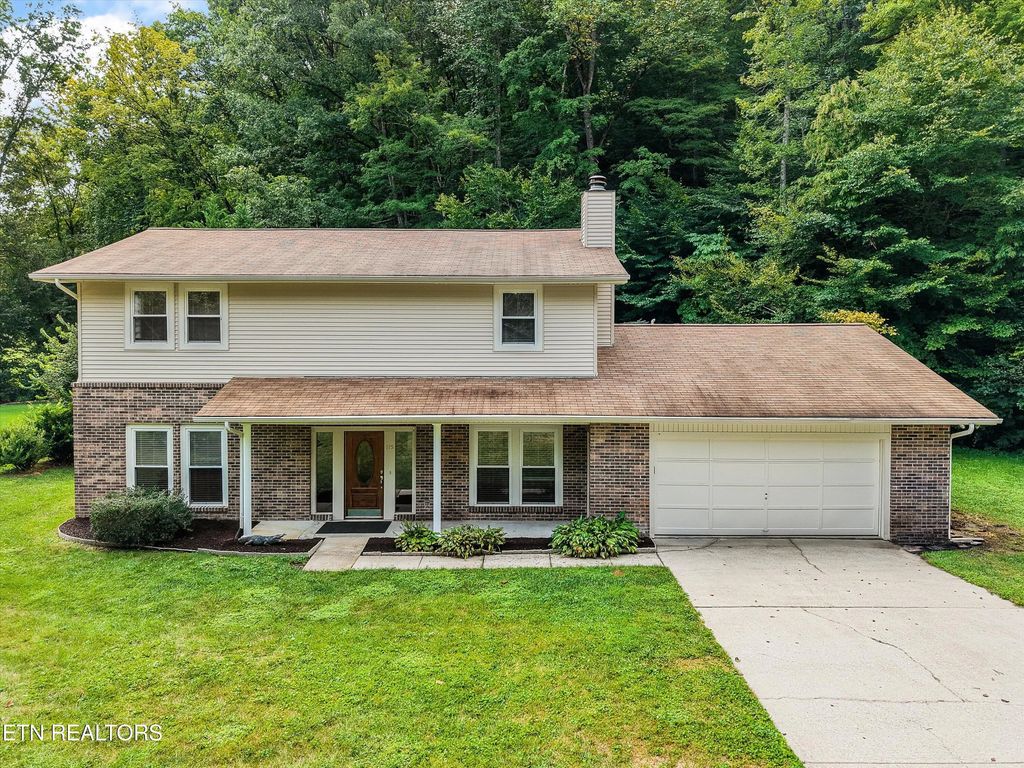 115 Graceland Rd, Oak Ridge