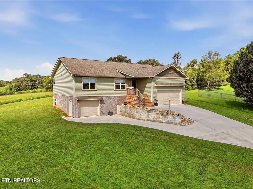 628 English Meadows Drive, White Pine
