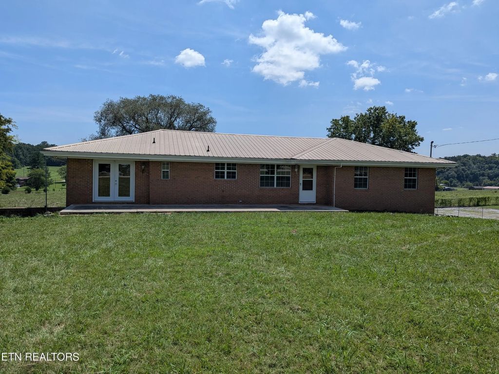 10024 Rutledge Pike, Corryton