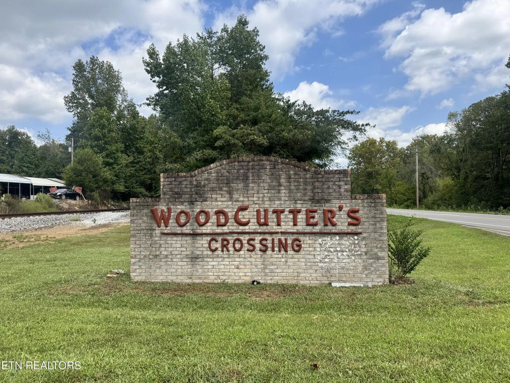 102 Loggers Lane, Clinton