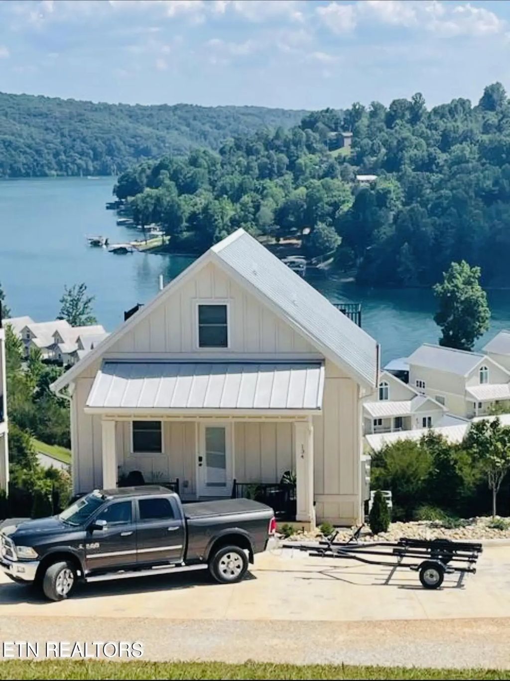 134 E Harbor View Lane B, LaFollette