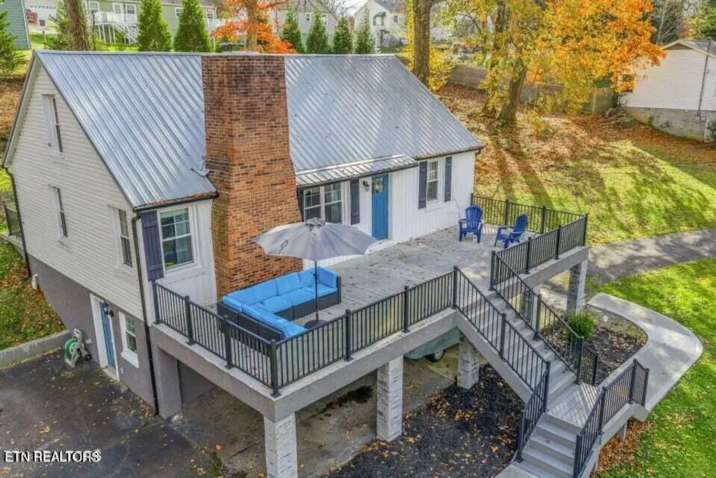 314 W Young High Pike, Knoxville