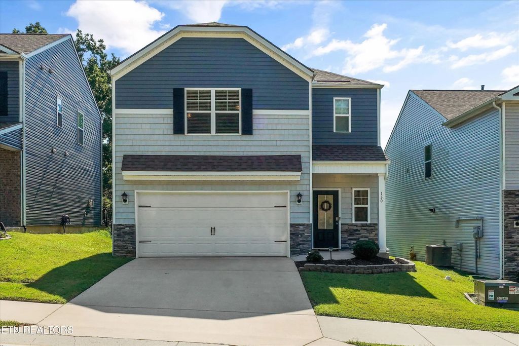 130 Harbour Pointe Lane, Oak Ridge