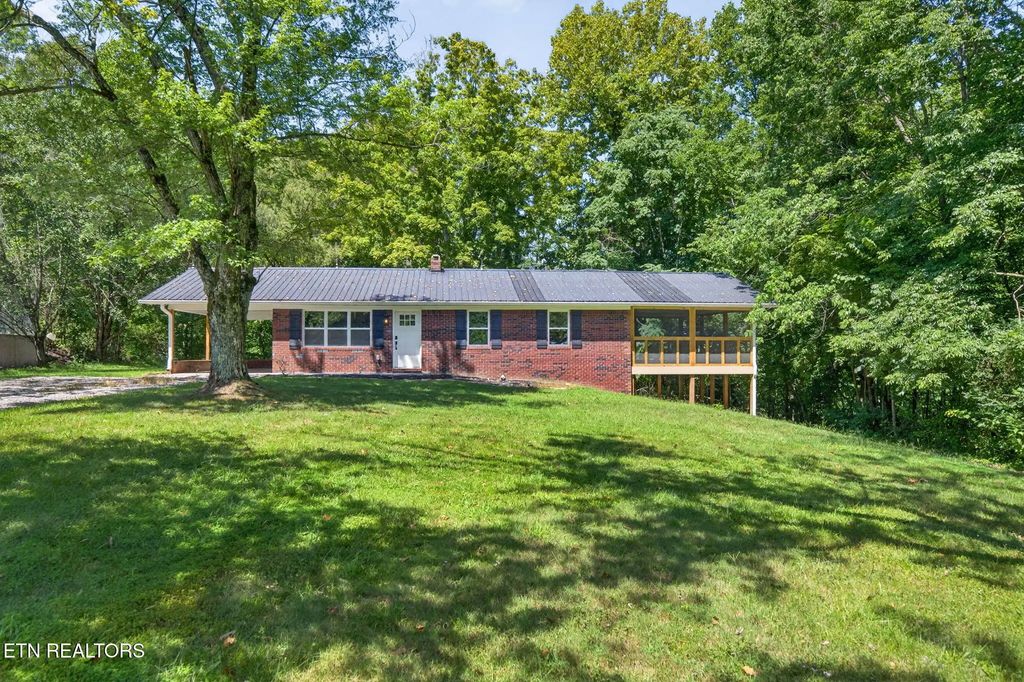5021 Eagles Cove Rd, Byrdstown
