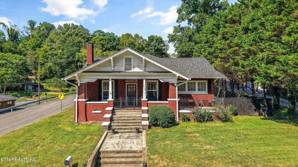 518 N Main Street St, Clinton