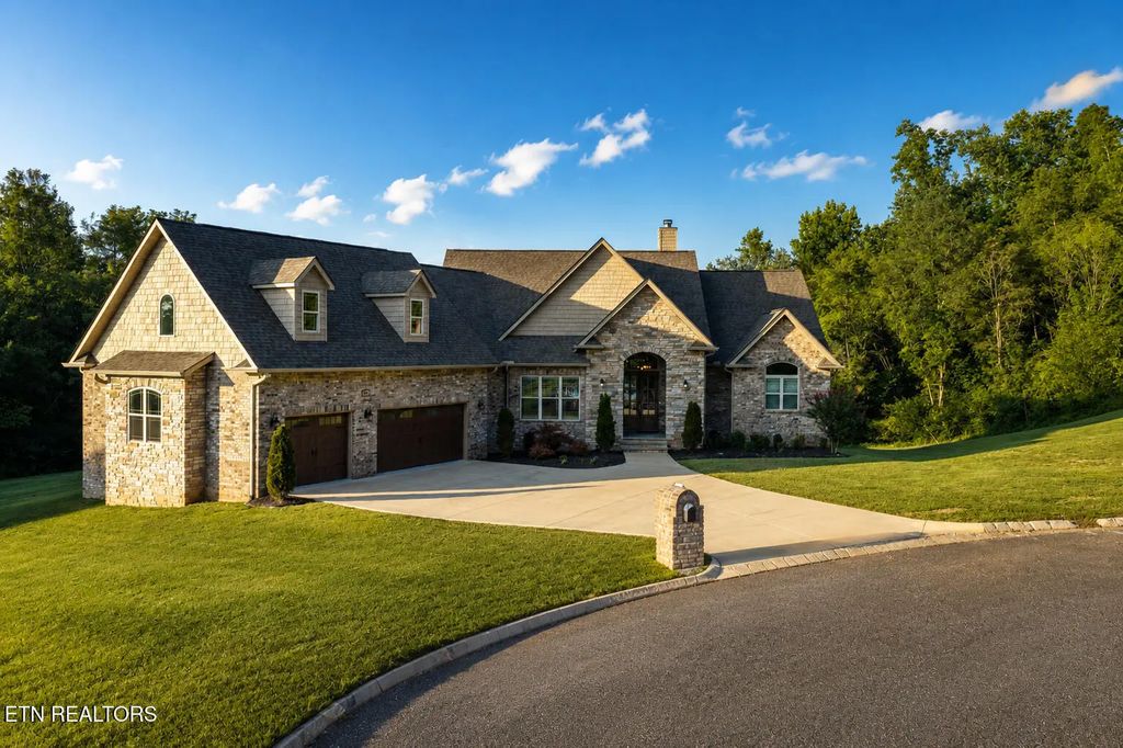 6841 Redtail Hawk Way, Knoxville