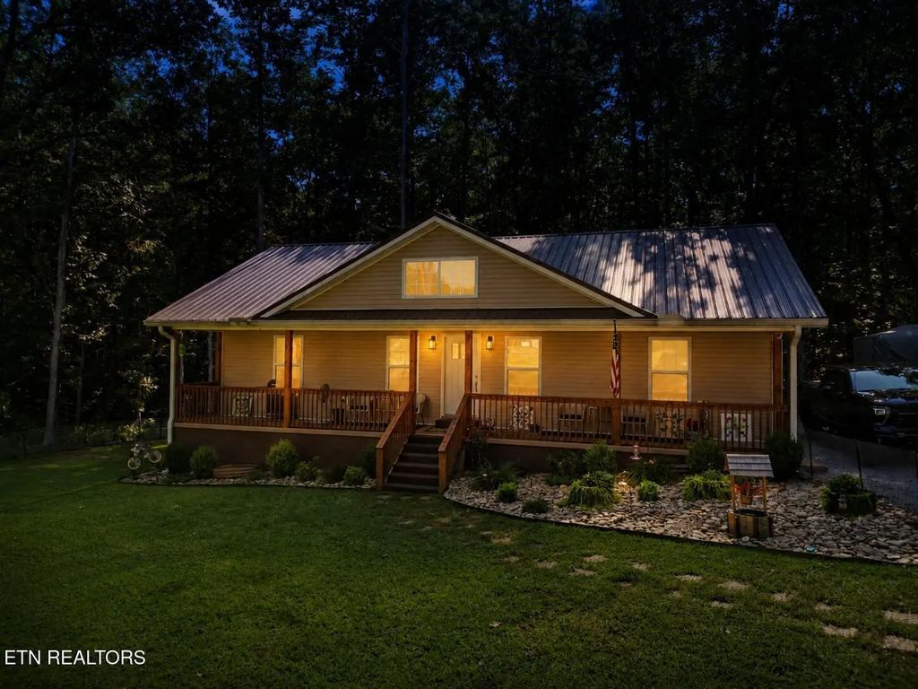 2067 Allardt Tinch Rd Rd, Jamestown