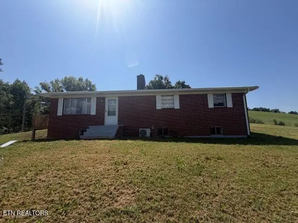 526 Blue Hollow Rd, Rose Hill