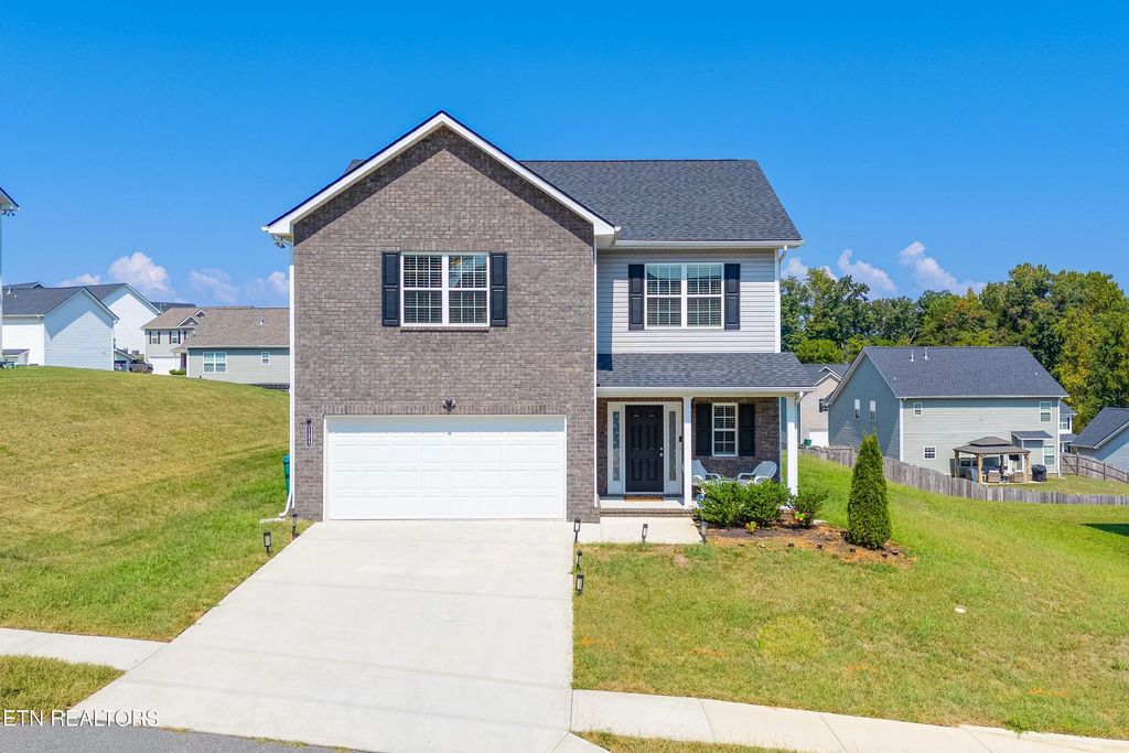 11317 Flame Willow Lane, Knoxville