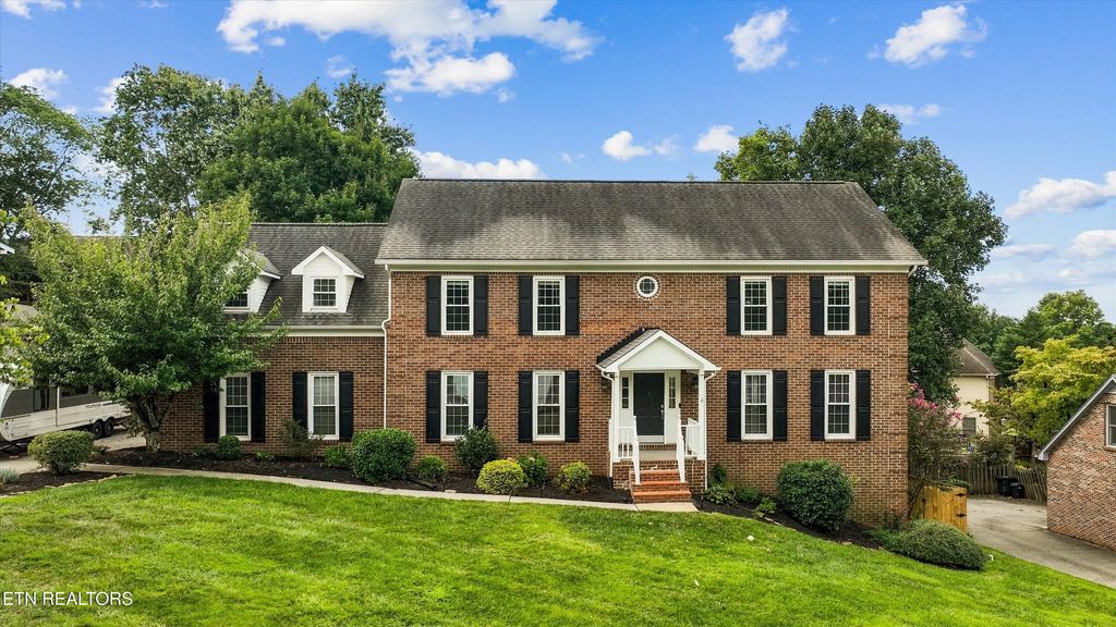 305 Sugarwood Drive, Knoxville