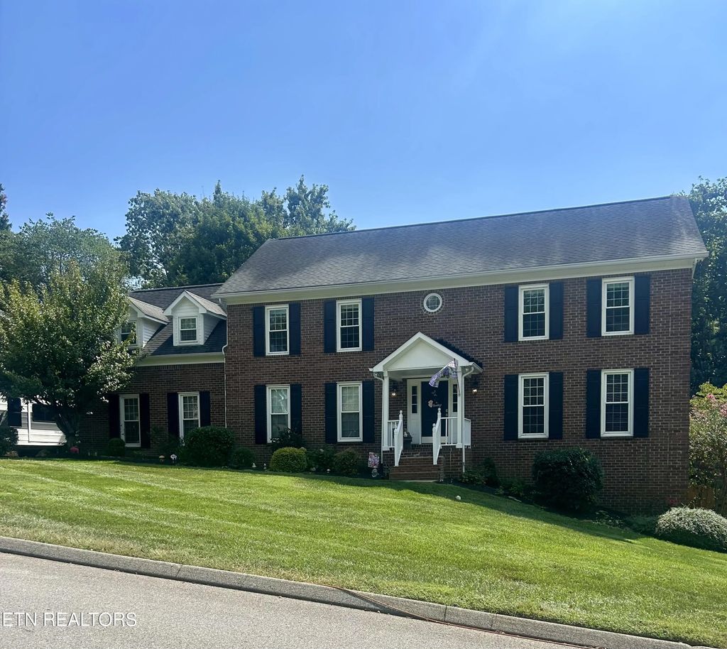 305 Sugarwood Drive, Knoxville