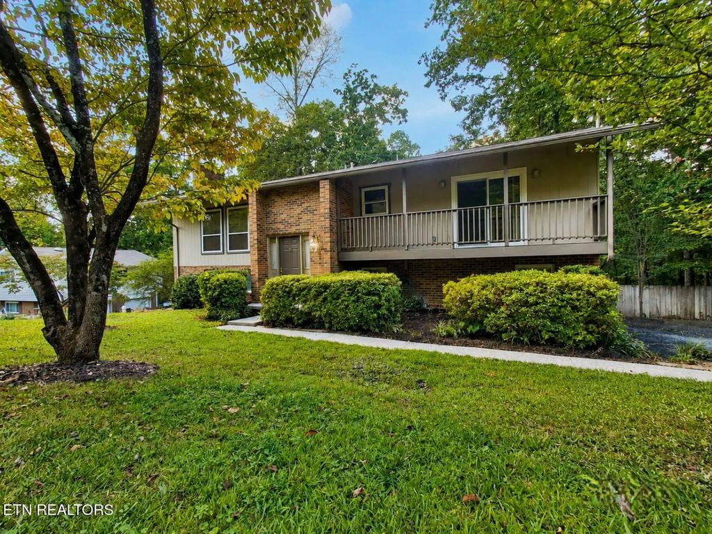 18 Moore Lane, Oak Ridge