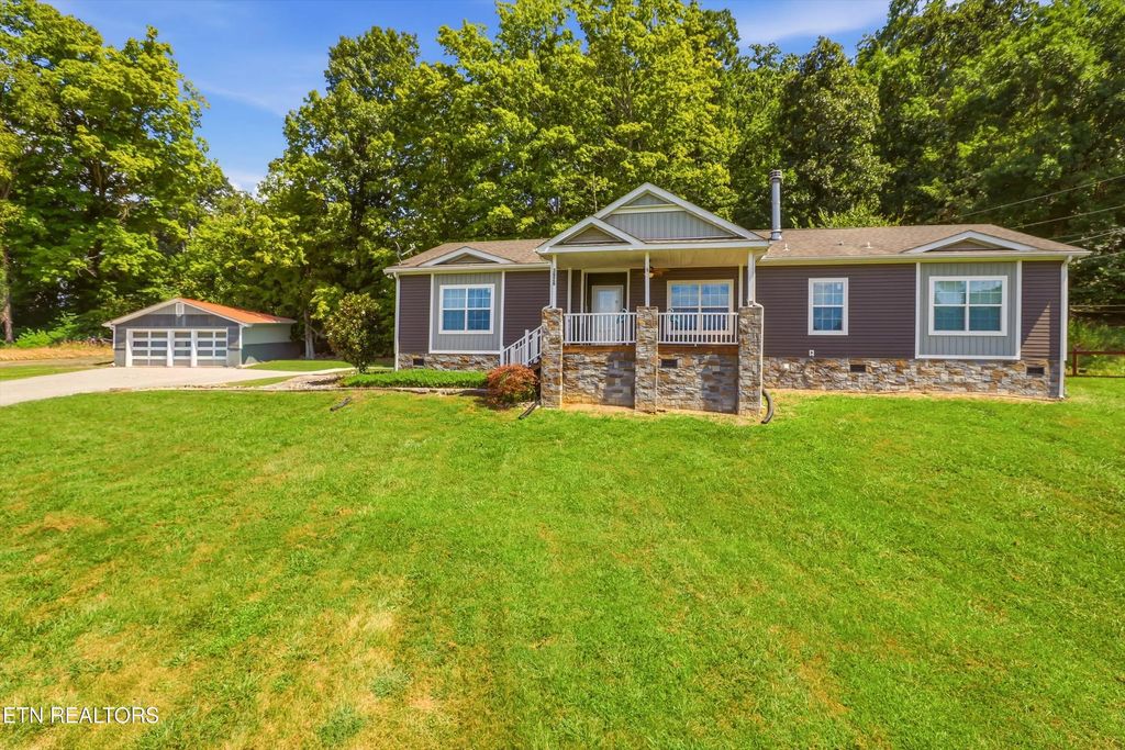 3926 Roberts Rd, Corryton