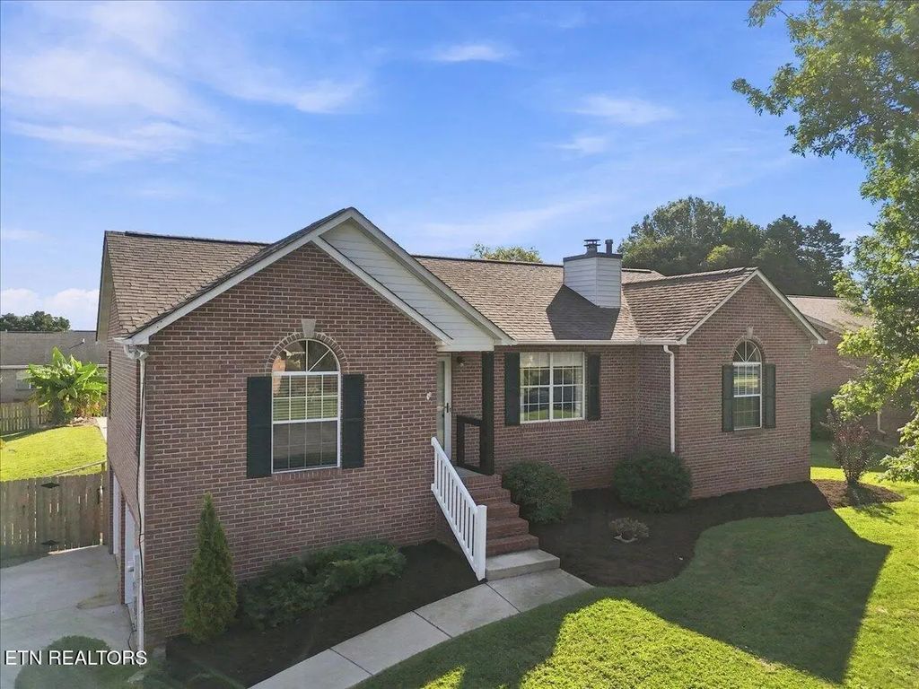 306 Woodsboro Lane, Maryville