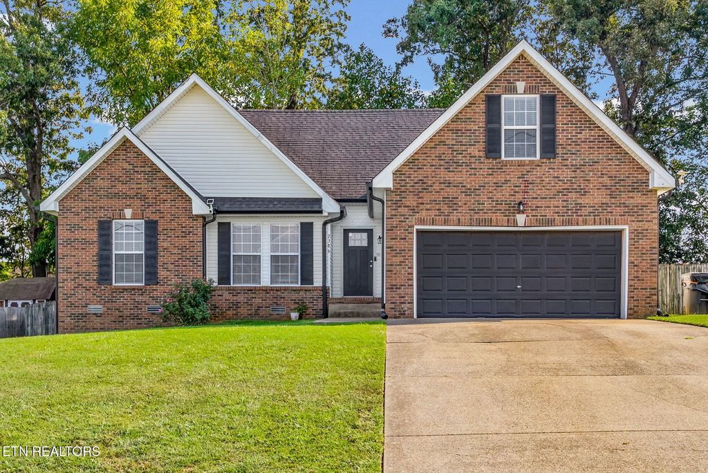 2386 Danbury Drive, Clarksville